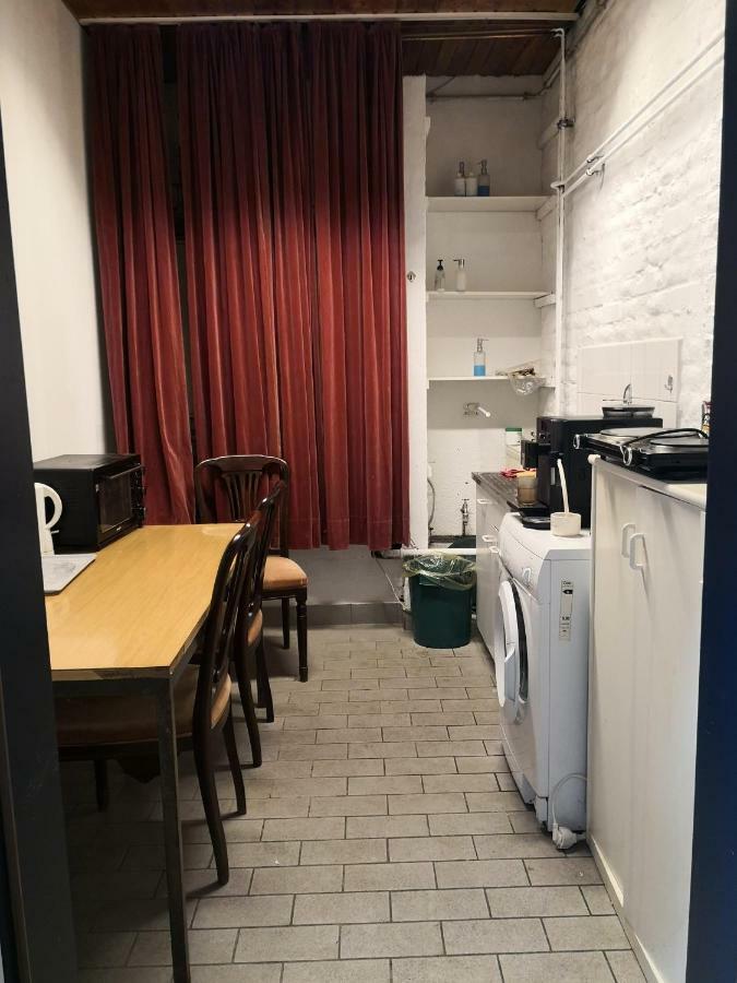 Messe Und Monteurzimmer Sehnde Eksteriør billede